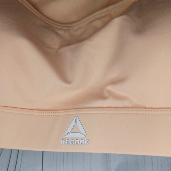 Reebok sports bra NWT - Picture 2 of 10